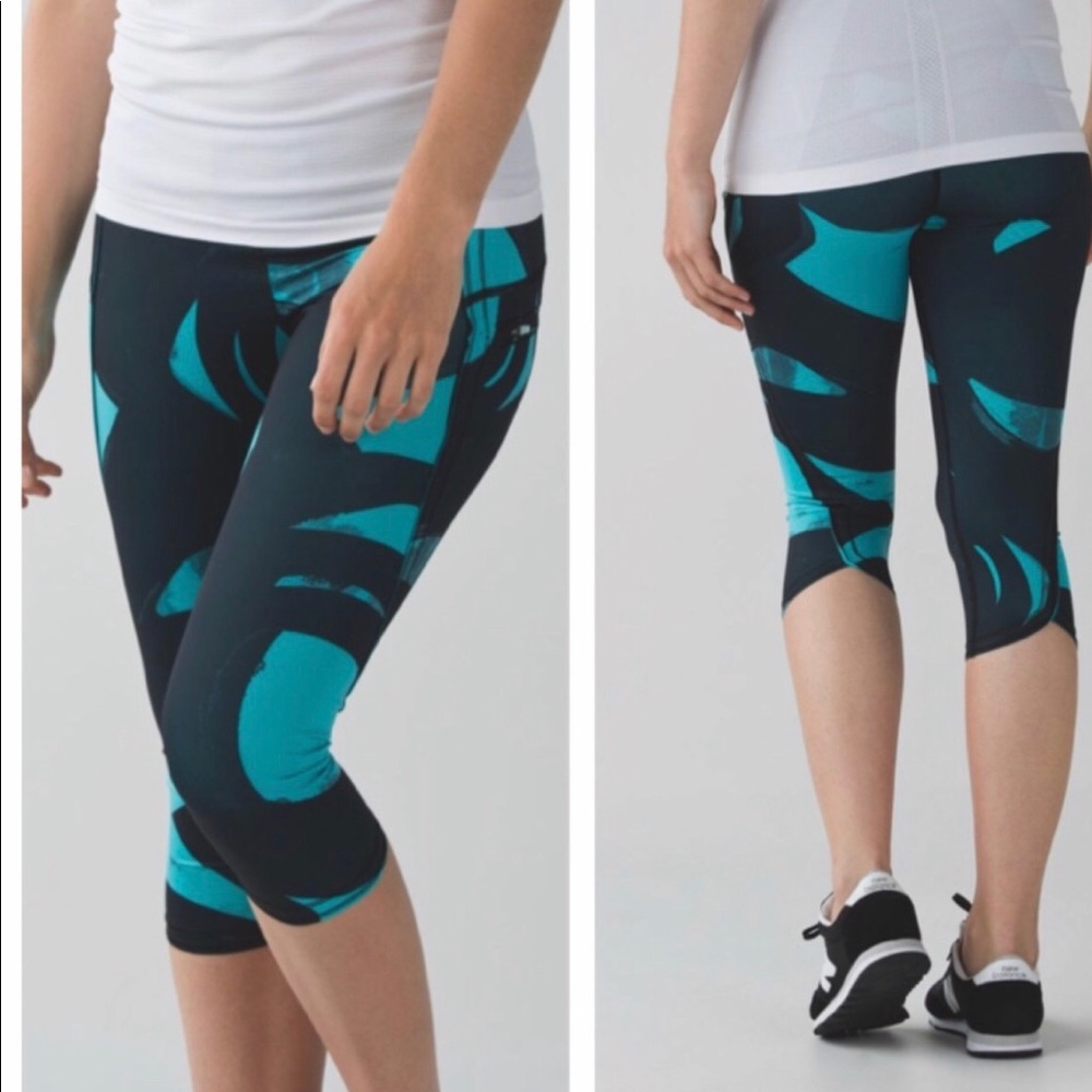 lululemon athletica Black and Teal Capris